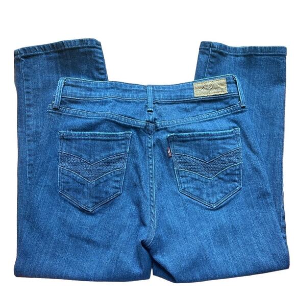 Levi’s Jeans Women's Size 4 or 27 Dark Wash Demi Curve Classic Capri - Picture 2 of 6